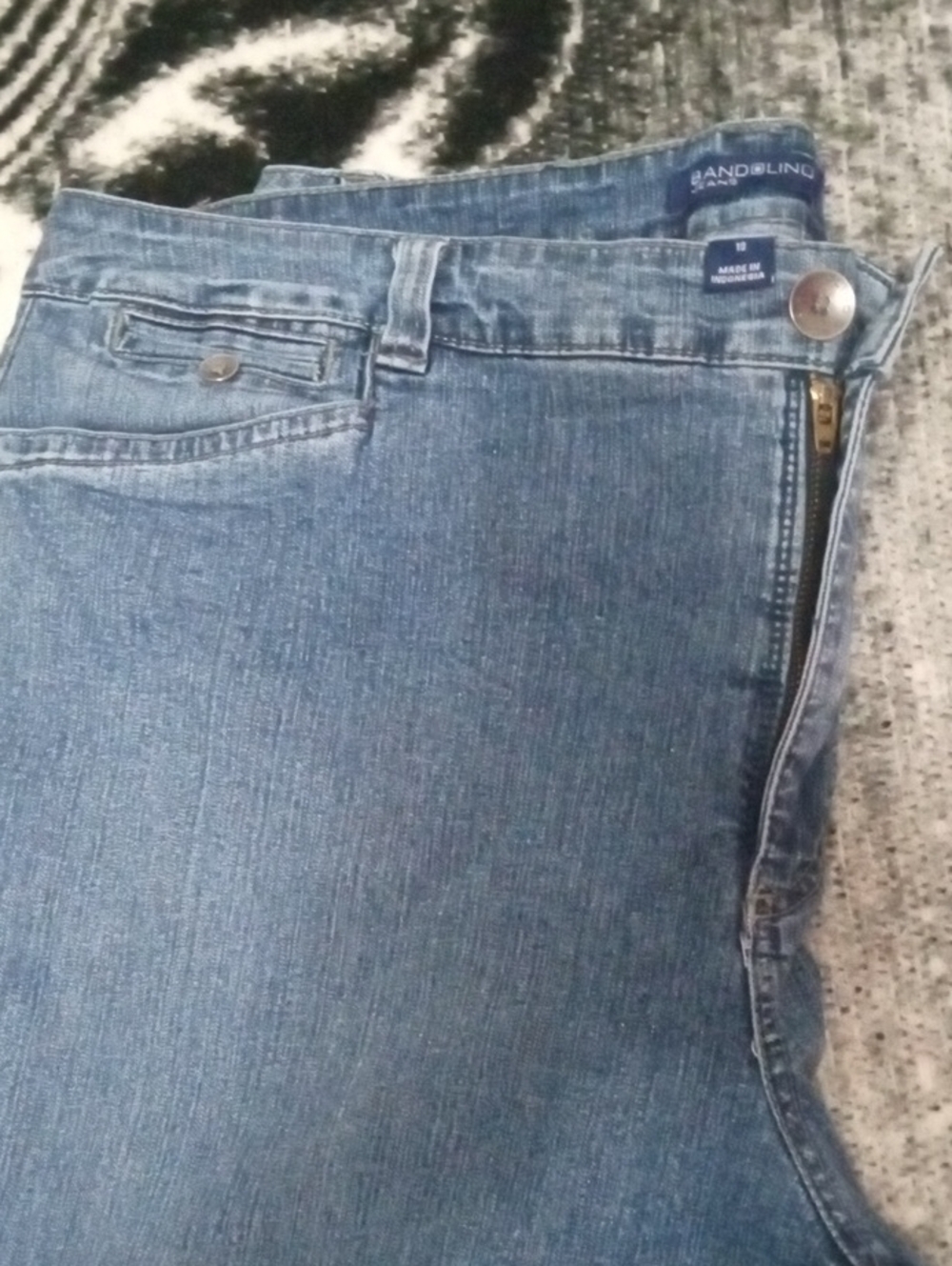 Bandolino Straight Leg Mid-Blue Jeans